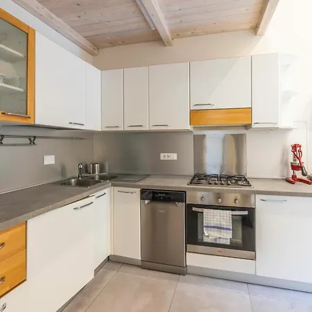 La Casa Dei Fiori, By Short Holidays *